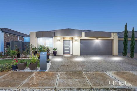 Property photo of 15 Serra Way Fraser Rise VIC 3336