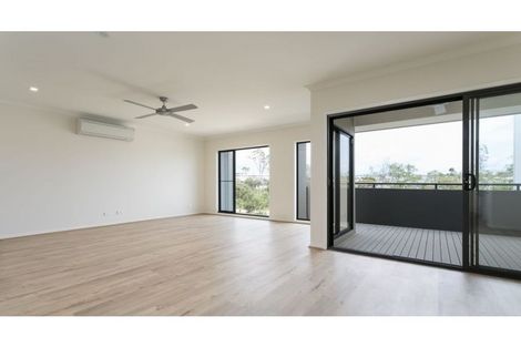 Property photo of 4 Domes Lane Yarrabilba QLD 4207
