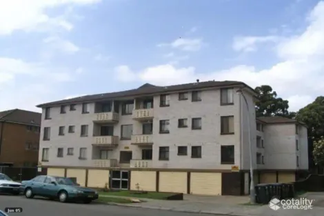 15/8-10 Goulburn St, Warwick Farm, NSW 2170