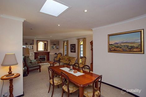 Property photo of 18 Cook Place Lesmurdie WA 6076
