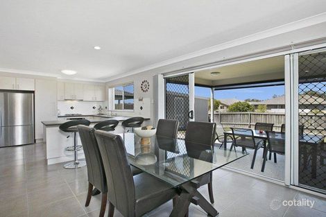 Property photo of 122 Lexey Crescent Wakerley QLD 4154