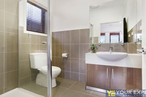 Property photo of 6 Cowes Close Cranbourne North VIC 3977