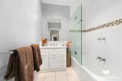 Property photo of 8 Dagonet Street Strathmore VIC 3041