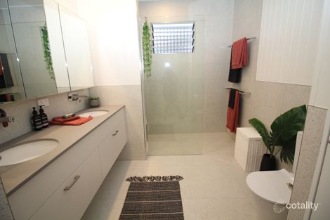 Property photo of 13 Purves Street Hyde Park QLD 4812