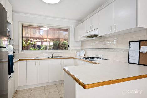 Property photo of 4/8 Monteith Crescent Endeavour Hills VIC 3802