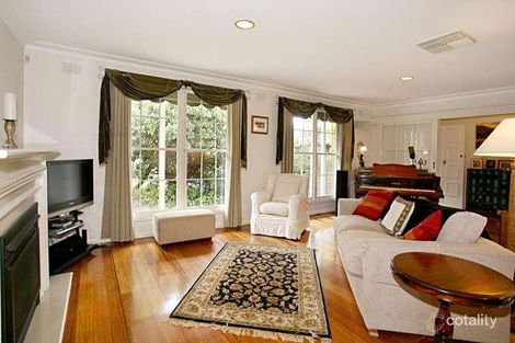 Property photo of 7 Wicking Court Blackburn South VIC 3130