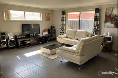 Property photo of 16 Kingbird Avenue Tarneit VIC 3029