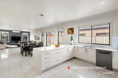 Property photo of 19 Alexandra Gardens Caroline Springs VIC 3023