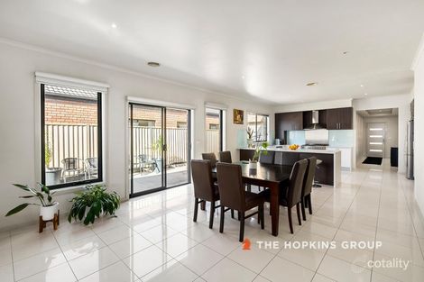 Property photo of 19 Alexandra Gardens Caroline Springs VIC 3023