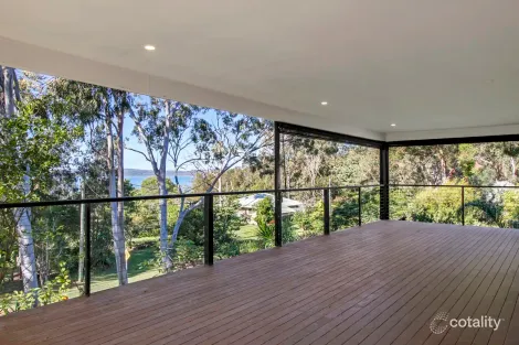 36 Beelong St, Macleay Island, QLD 4184