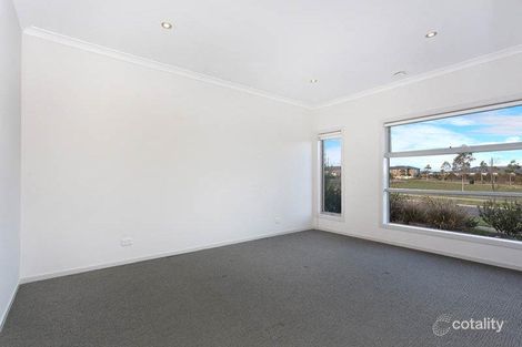 Property photo of 2/115 Westlake Drive Melton West VIC 3337
