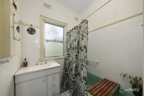 Property photo of 106 Paterson Road Bolwarra NSW 2320