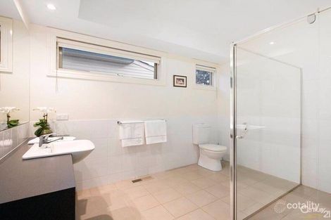 Property photo of 17 Graham Avenue McKinnon VIC 3204