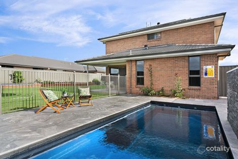 Property photo of 20 Pandanus Circuit Bolwarra NSW 2320