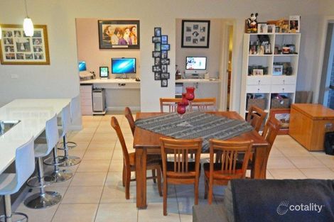 Property photo of 77 Yarralumla Drive Wodonga VIC 3690