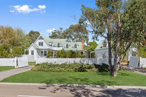 2 SWEETWATER DR, FRANKSTON SOUTH, VIC 3199