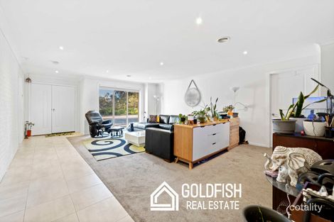 Property photo of 10 Langbourne Way Burnside Heights VIC 3023