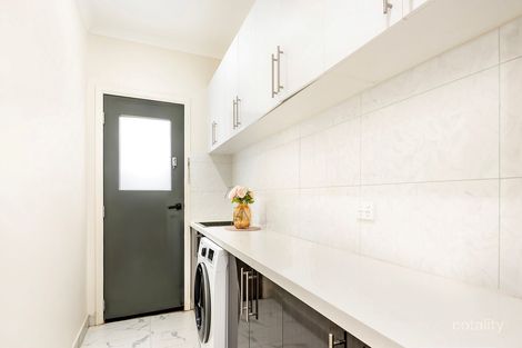 Property photo of 104 Moxham Drive Clyde North VIC 3978