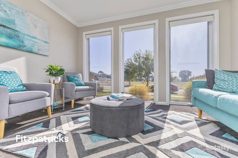 Property photo of 11 Barton Avenue Lloyd NSW 2650