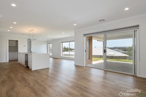 Property photo of 38 Jackson Drive Drouin VIC 3818