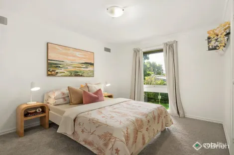 Property photo of 5 Mandowie Crescent Croydon VIC 3136