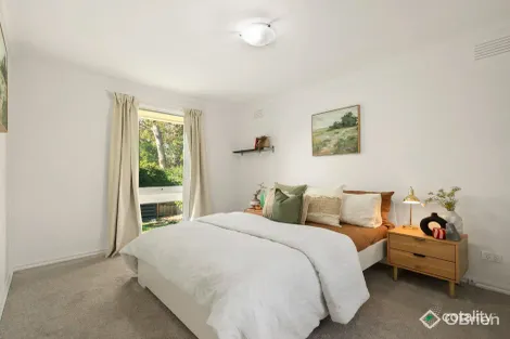 Property photo of 5 Mandowie Crescent Croydon VIC 3136