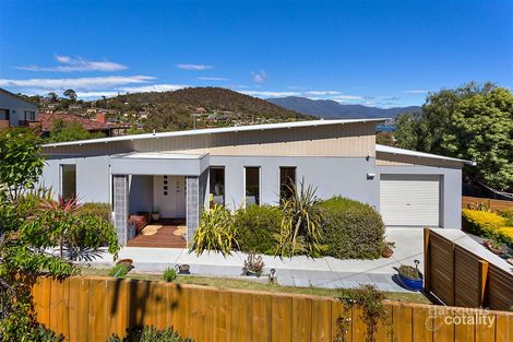 2/20 Avoca St, Lindisfarne, TAS 7015