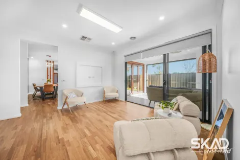 Property photo of 26 Cooney Circuit Kalkallo VIC 3064