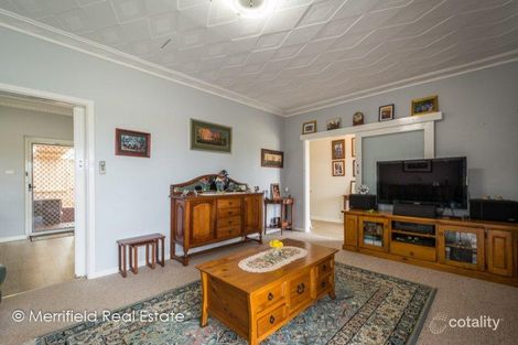 Property photo of 27 Leslie Street Yakamia WA 6330