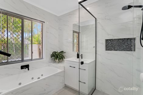 Property photo of 2 Wattlepark Lane Robina QLD 4226