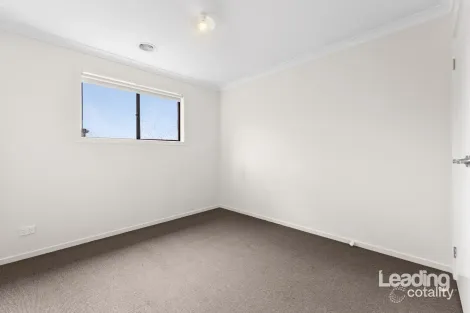 Property photo of 32 Barwick Road Sunbury VIC 3429