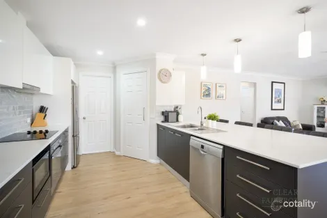 Property photo of 11 Willow Drive Kelso NSW 2795