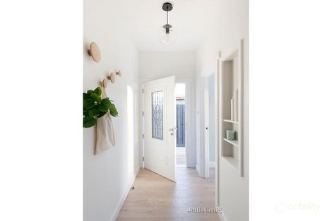 Property photo of 2 Oamaru Street Northcote VIC 3070