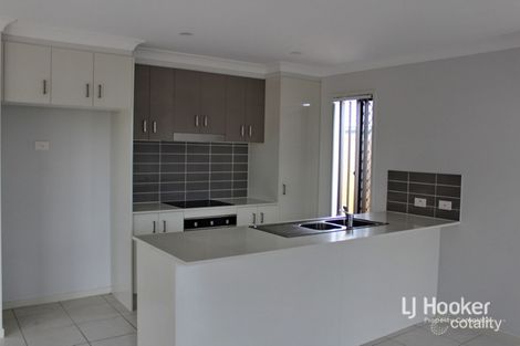 Property photo of 7 Skyblue Circuit Yarrabilba QLD 4207