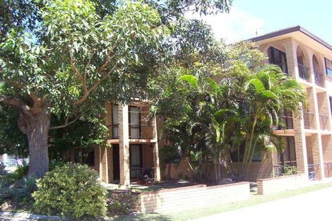 3/8 Coonowrin St, Battery Hill, QLD 4551