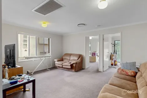 Property photo of 11 Mizen Place Holland Park West QLD 4121