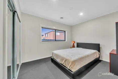 Property photo of 22 Risdon Circuit Tarneit VIC 3029