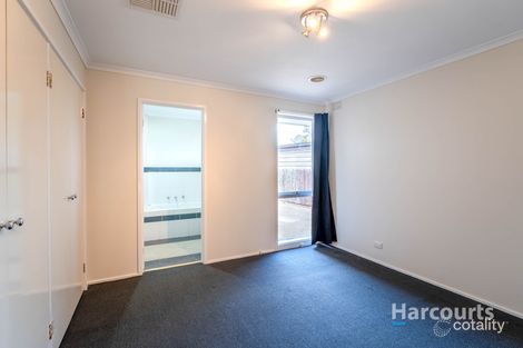 Property photo of 9 Tullaroop Court St Albans VIC 3021
