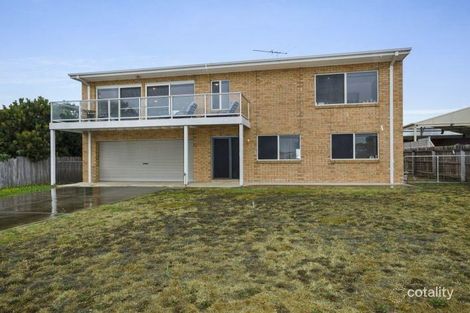 9 Leonard St, St Leonards, VIC 3223