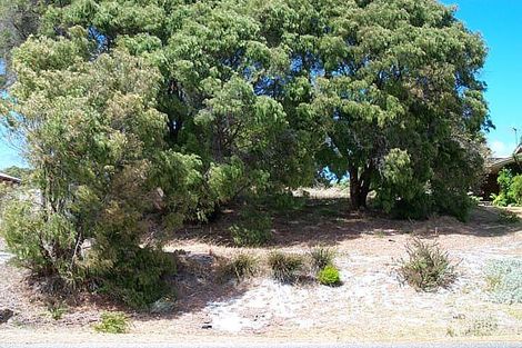 28 Gordon St, Little Grove, WA 6330