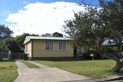 8 Benaud Cres, Warilla, NSW 2528