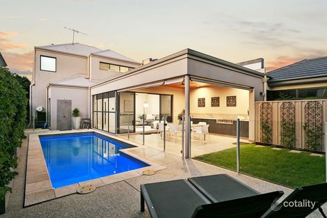 Property photo of 17 Howard Parade Salter Point WA 6152