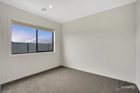 Property photo of 17 Margot Circuit Kalkallo VIC 3064
