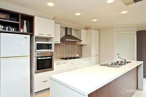Property photo of 21 Minindee Road Manor Lakes VIC 3024