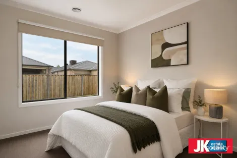 Property photo of 10 Warangal Way Deanside VIC 3336