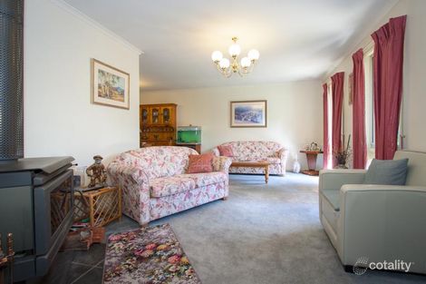 Property photo of 6 Banksia Grove Gisborne VIC 3437