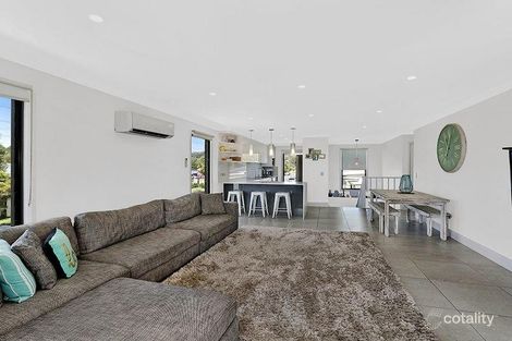 Property photo of 50 Kerry Crescent Berkeley Vale NSW 2261