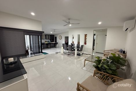 Property photo of 6 Wedgeleaf Place Ashfield QLD 4670