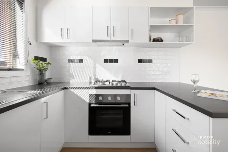 Property photo of 1/4 Chenies Street Reservoir VIC 3073