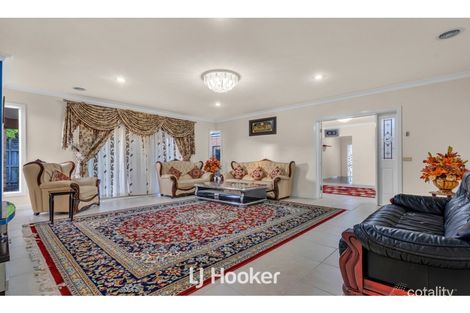 Property photo of 5 Danby Court Cranbourne North VIC 3977
